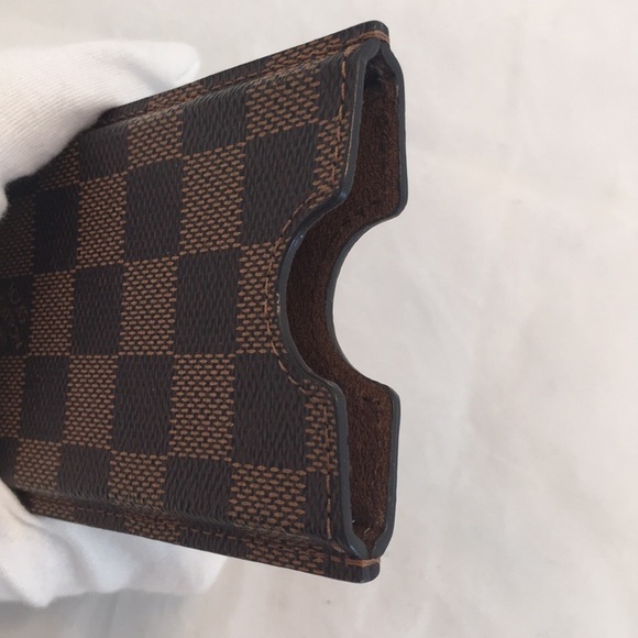 LOUIS Vuitton Phone Case - Picture 5 of 8